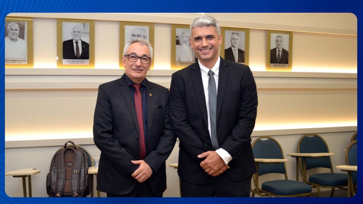 Diretor da FENACON prestigia solenidade de posse da nova diretoria do SESCAP-PR