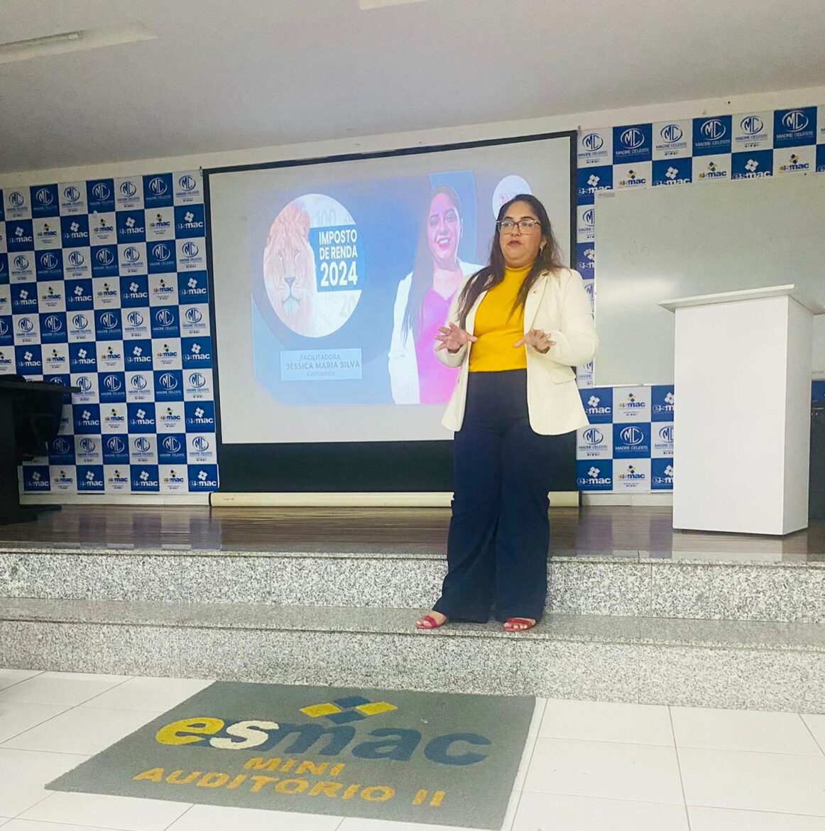 Diretora do SESCON-PA palestra para alunos da Faculdade Esmac
