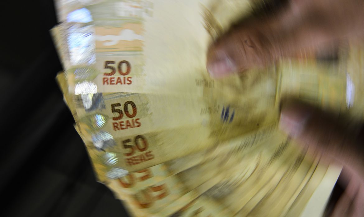 Desenrola Brasil beneficiou 15 milhões de pessoas, informa Fazenda