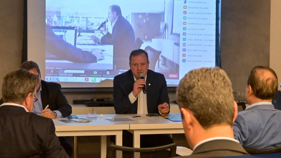SESCON-SP debate pontos de atenção da reforma tributária em debate na Cebrasse