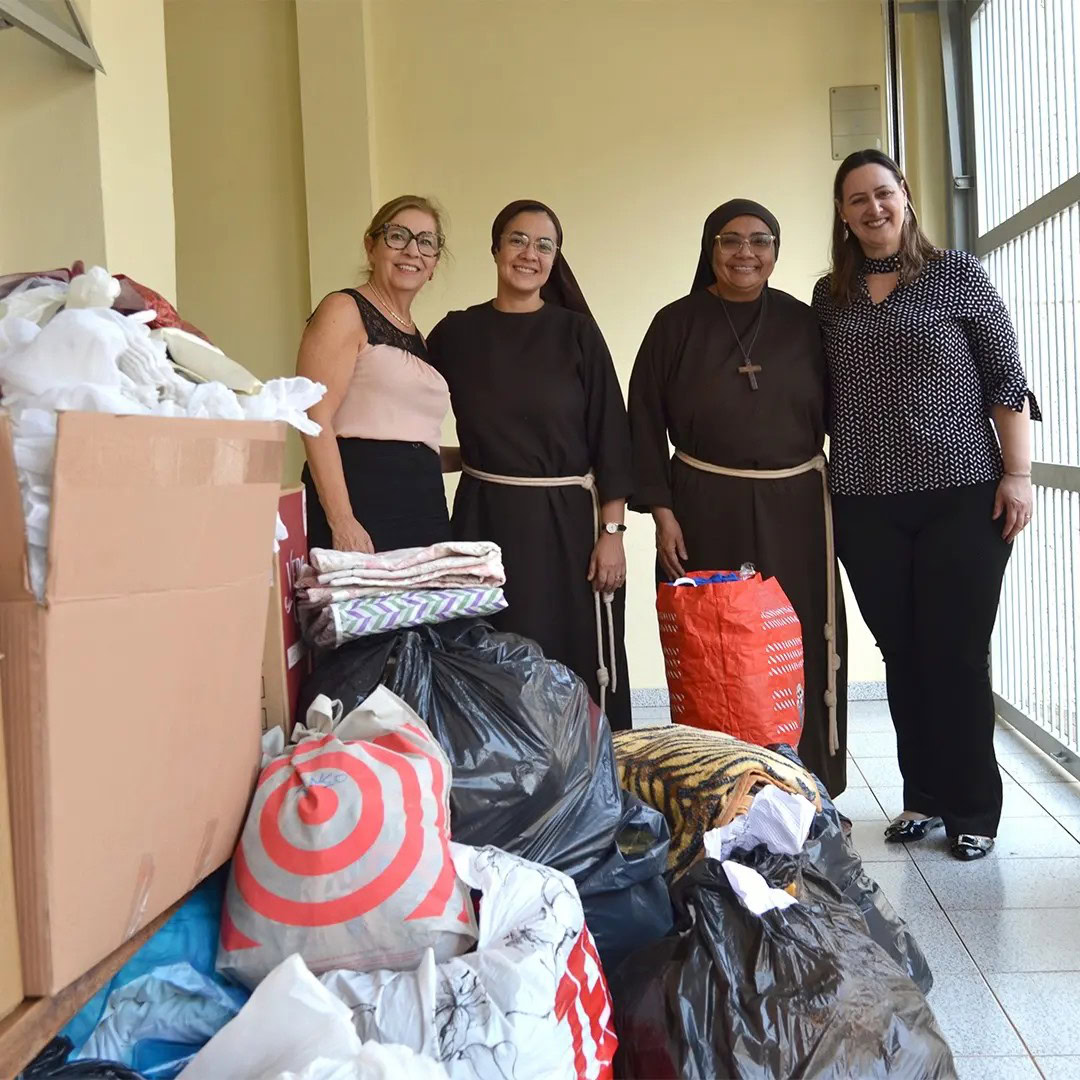 SESCON CAMPINAS realiza entrega de donativos de inverno para a Toca de Assis Irmãs