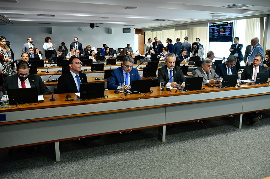 CCJ aprova programa para facilitar pagamento de débitos não tributários