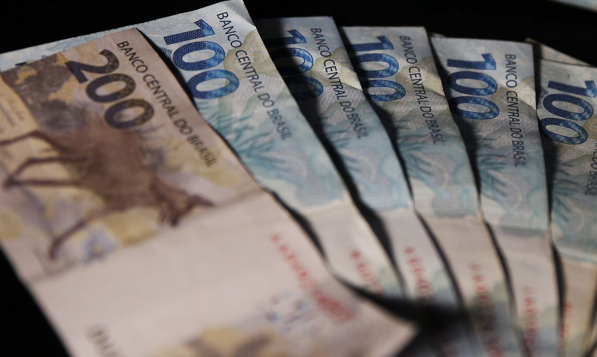CNC apresenta propostas de ajustes ao projeto de lei que define mudanças no IRPF