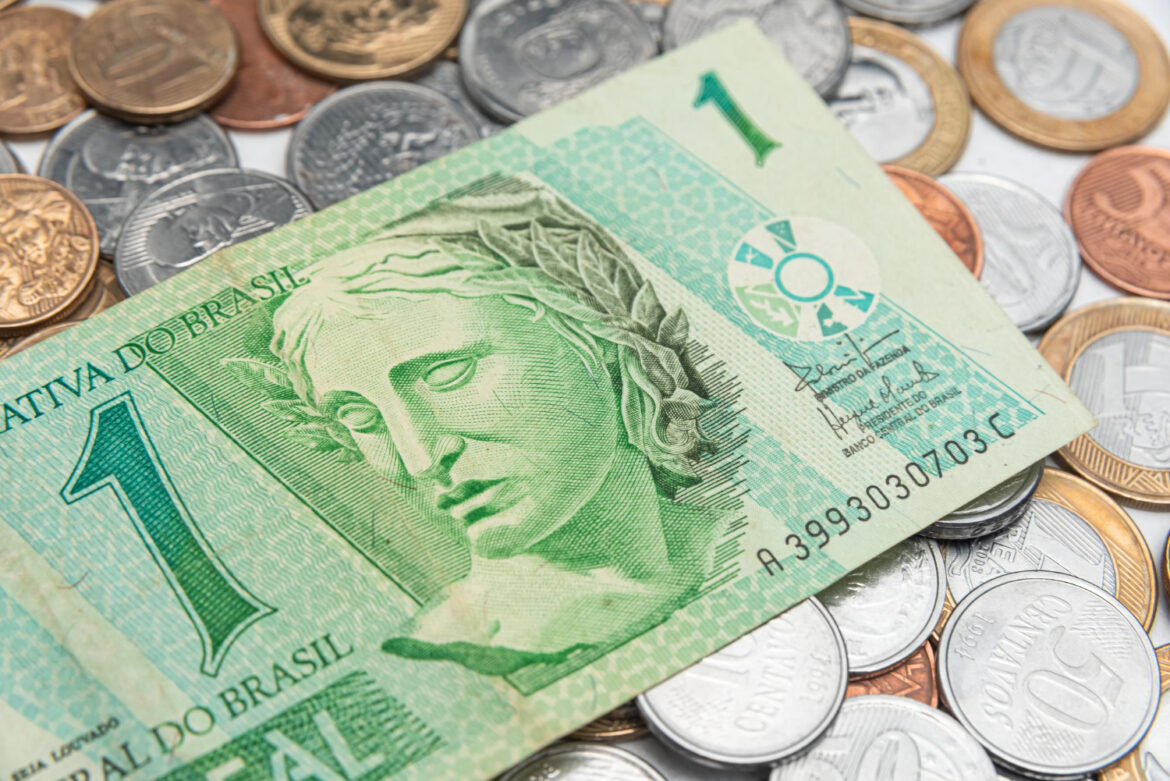 Comissão do Senado aprova isenção de IR para renda de até R$ 5 mil e propõe nova tributação sobre grandes lucros