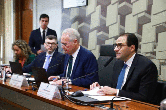 Simonetti defende equilíbrio tributário em audiência no Senado sobre isenção do Imposto de Renda