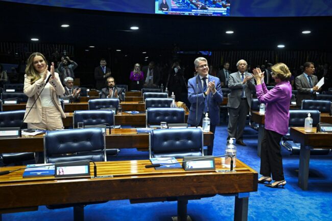 Aumento gradual da licença-paternidade vai à sanção presidencial